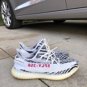 Yeezy 350 v2 zebra